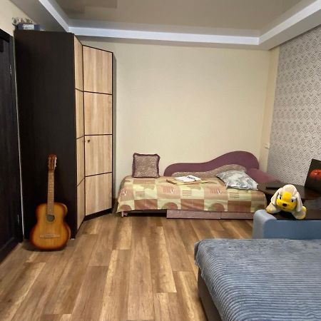 Apartment 30 M2 On Sergei Esenin 11 Kharkiv Bagian luar foto