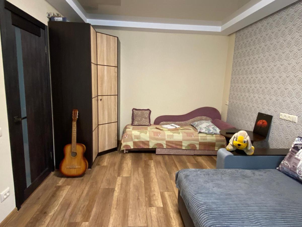 Apartment 30 M2 On Sergei Esenin 11 Kharkiv Bagian luar foto