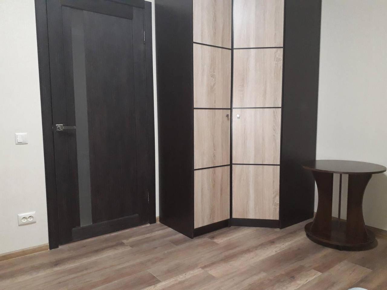 Apartment 30 M2 On Sergei Esenin 11 Kharkiv Bagian luar foto