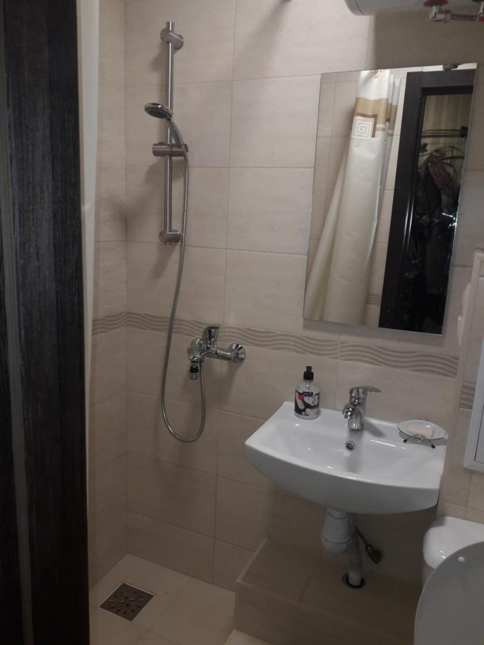Apartment 30 M2 On Sergei Esenin 11 Kharkiv Bagian luar foto
