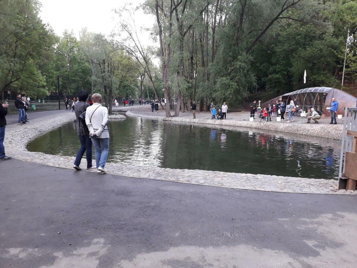 Apartment 30 M2 On Sergei Esenin 11 Kharkiv Bagian luar foto