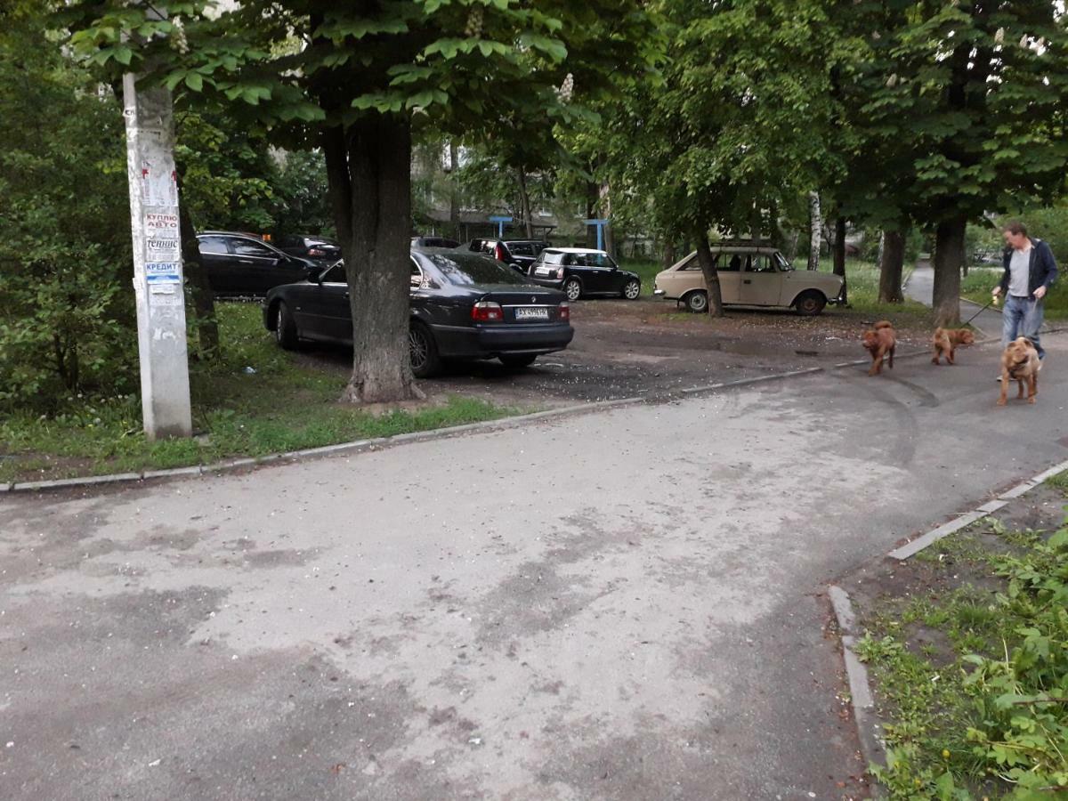 Apartment 30 M2 On Sergei Esenin 11 Kharkiv Bagian luar foto