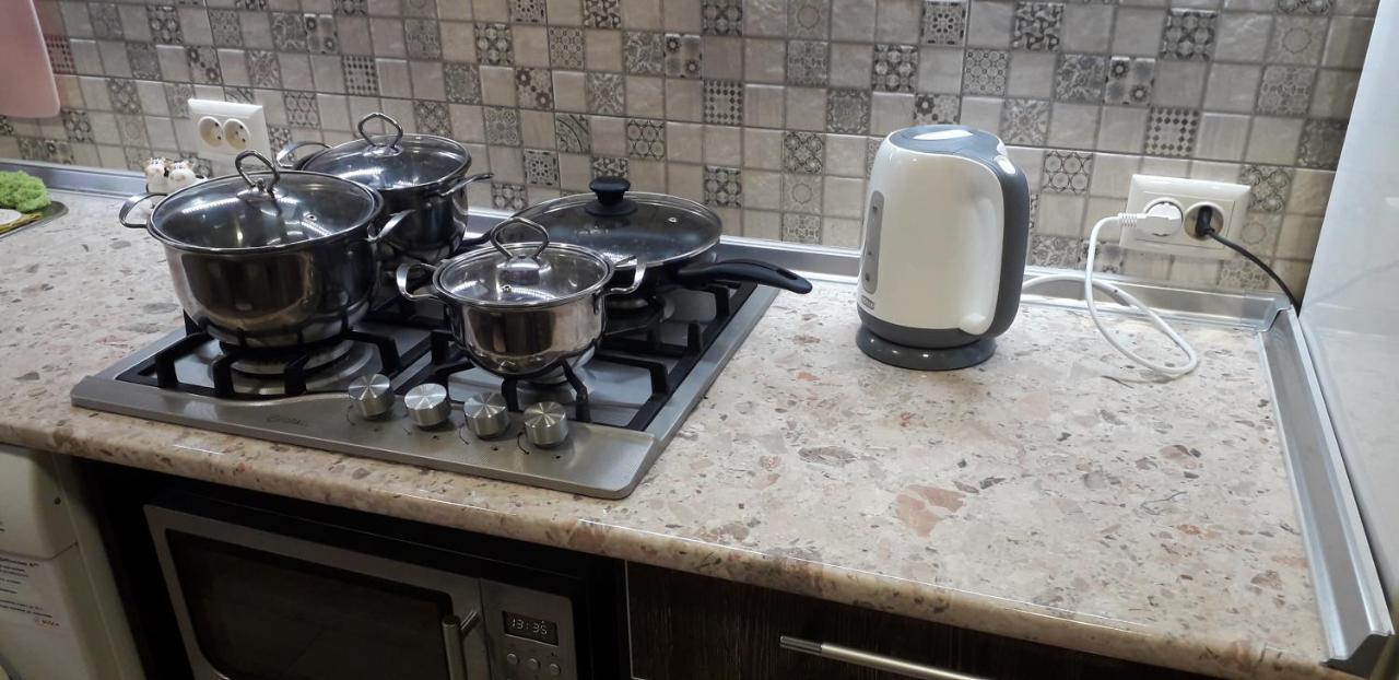 Apartment 30 M2 On Sergei Esenin 11 Kharkiv Bagian luar foto